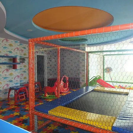 Crown City Appartement *