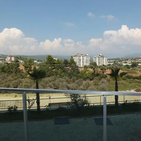Crown City Appartement *