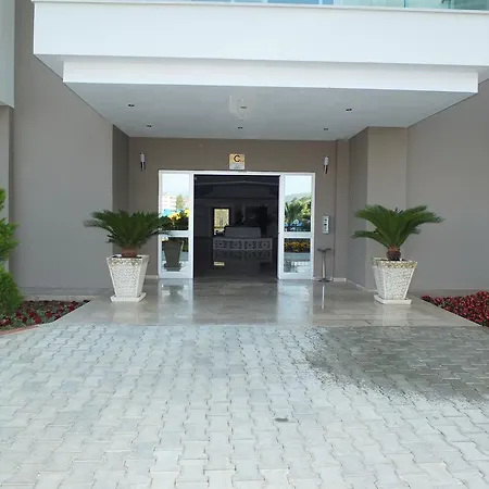 Crown City Apartment *